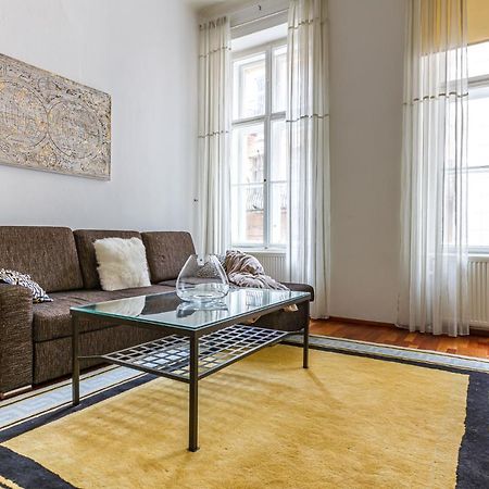 Newly Renovated Apartment In The Old Town Bratysława Zewnętrze zdjęcie