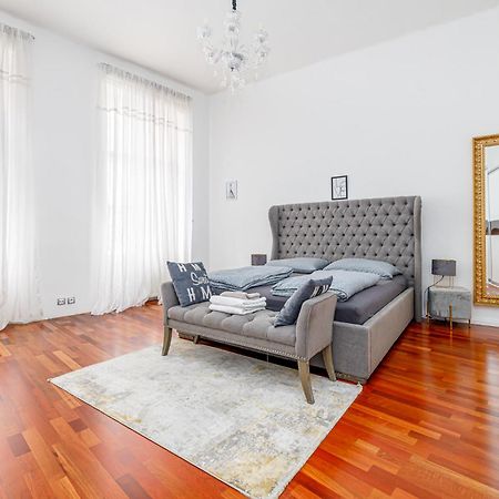Newly Renovated Apartment In The Old Town Bratysława Zewnętrze zdjęcie