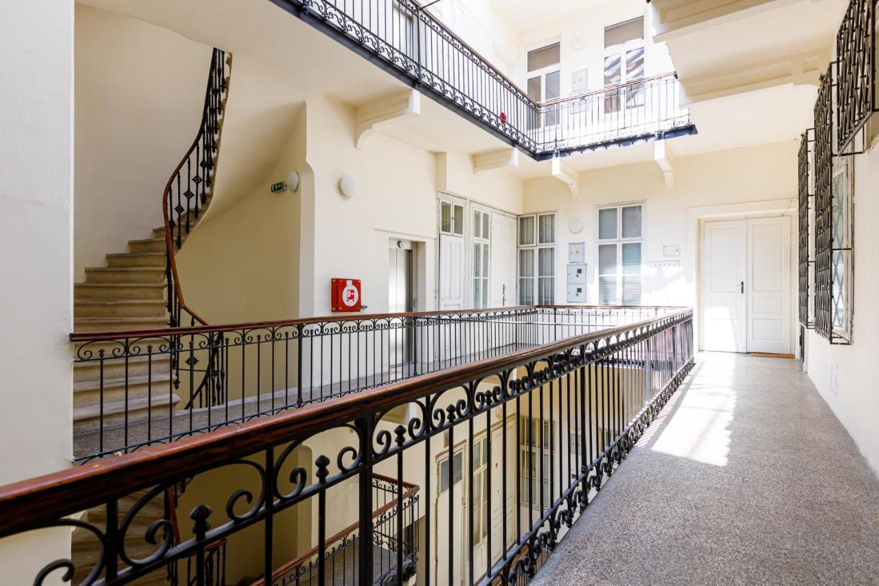 Newly Renovated Apartment In The Old Town Bratysława Zewnętrze zdjęcie
