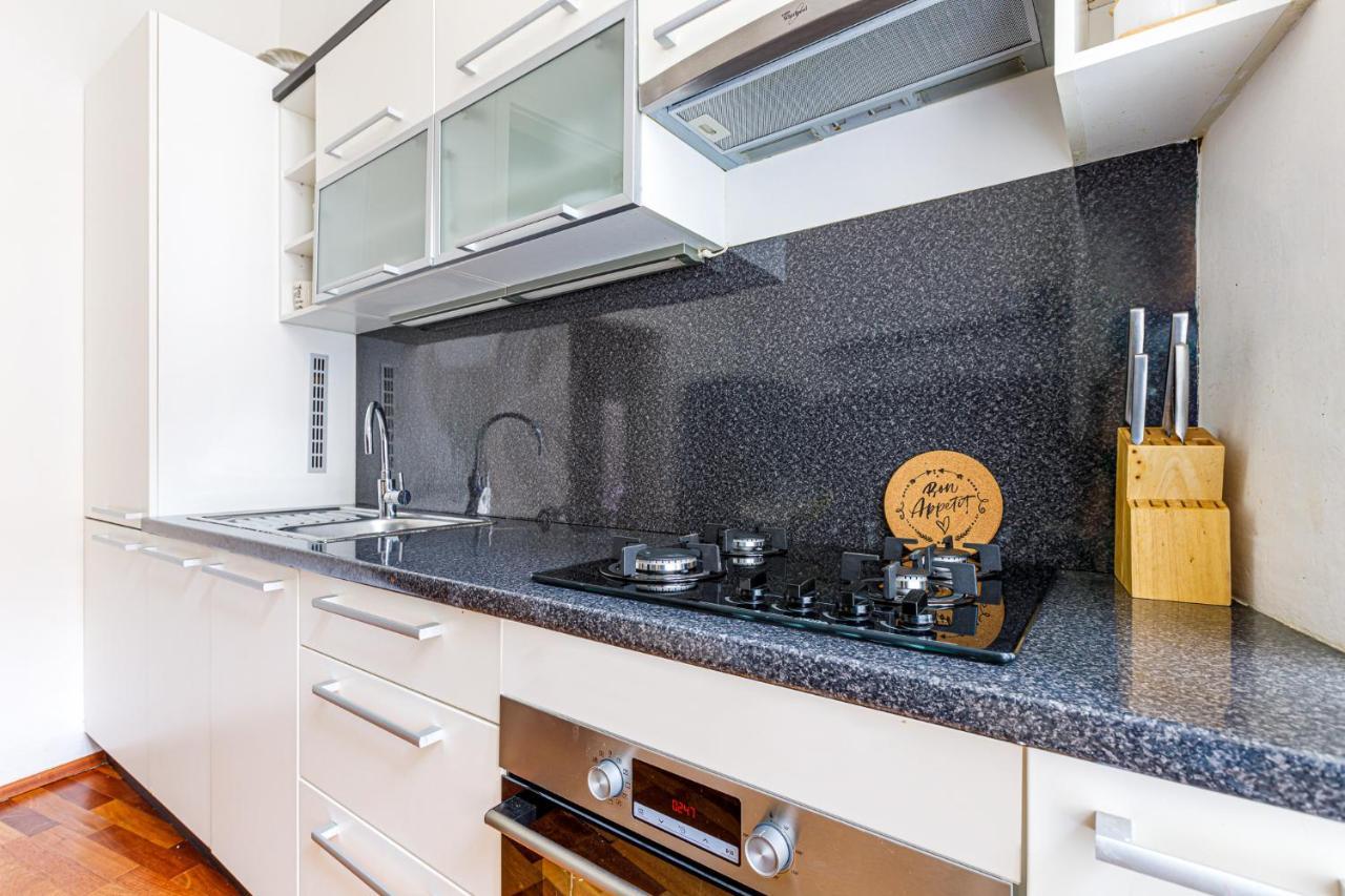 Newly Renovated Apartment In The Old Town Bratysława Zewnętrze zdjęcie