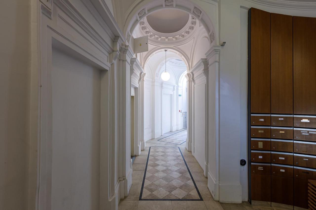Newly Renovated Apartment In The Old Town Bratysława Zewnętrze zdjęcie