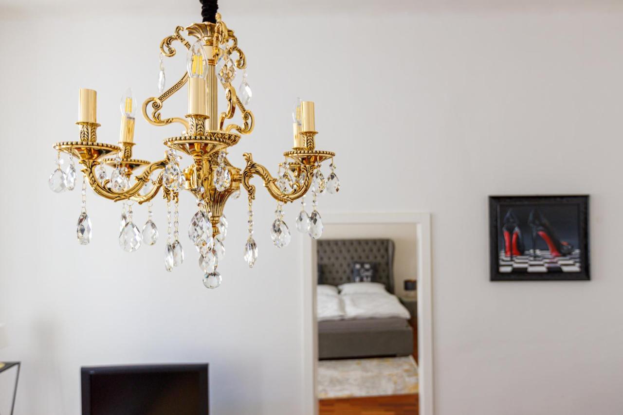Newly Renovated Apartment In The Old Town Bratysława Zewnętrze zdjęcie