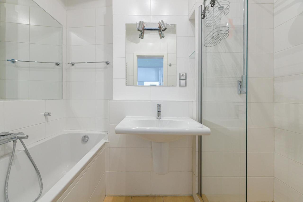 Newly Renovated Apartment In The Old Town Bratysława Zewnętrze zdjęcie